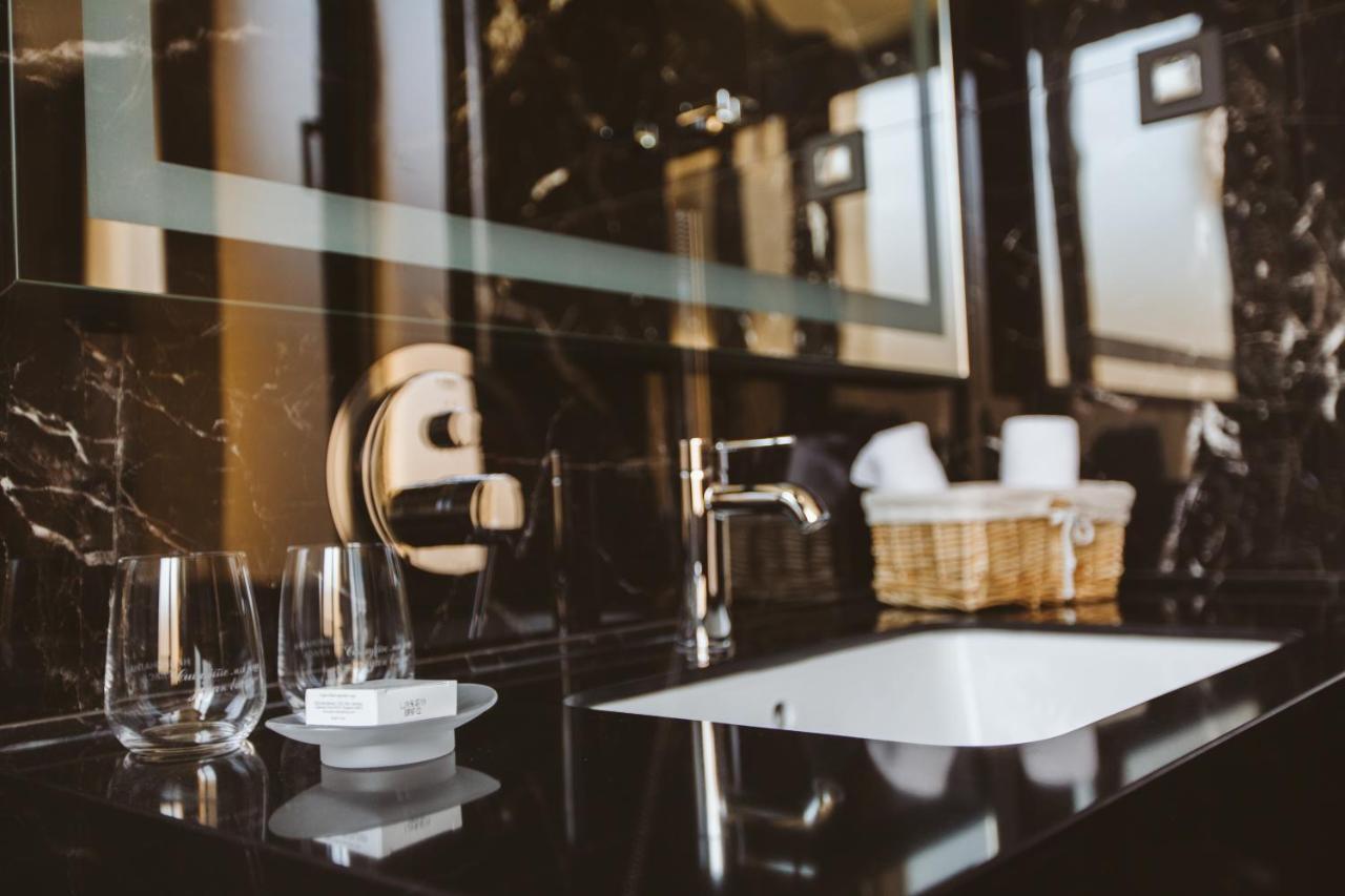 Maccani Black Luxury Suites Belgrad Exterior foto